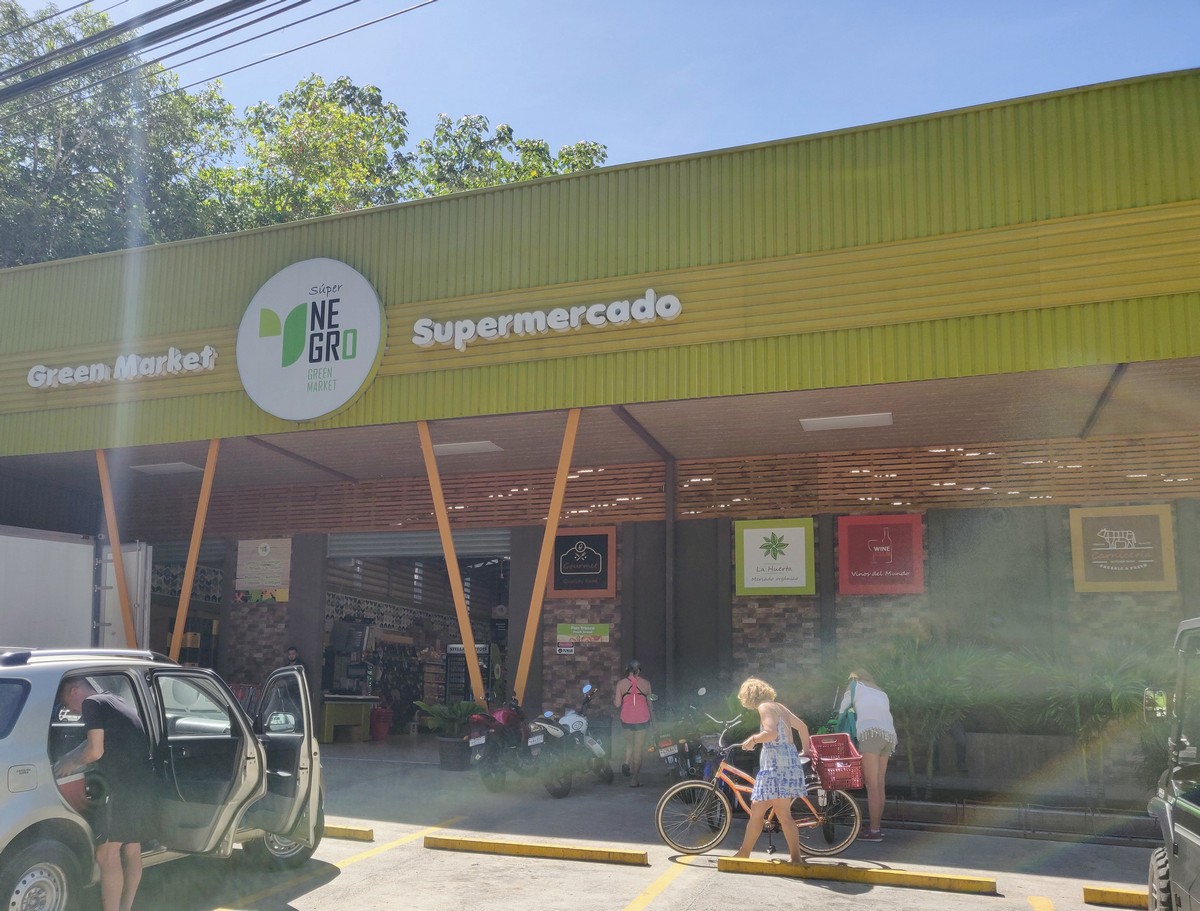 Super Negro Cocles storefront